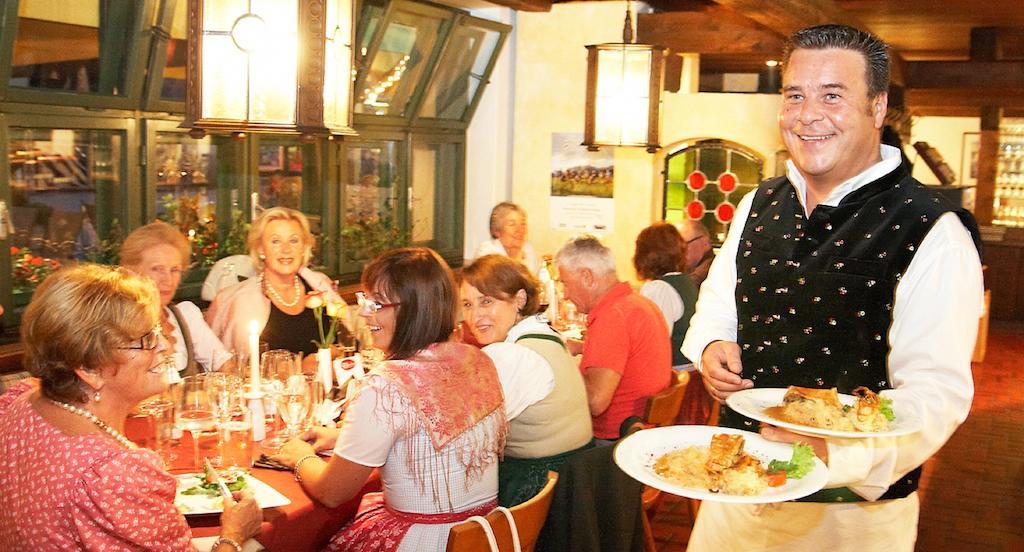 Hotel Gasthof Tirolerwirt Бишофсхофен Екстериор снимка